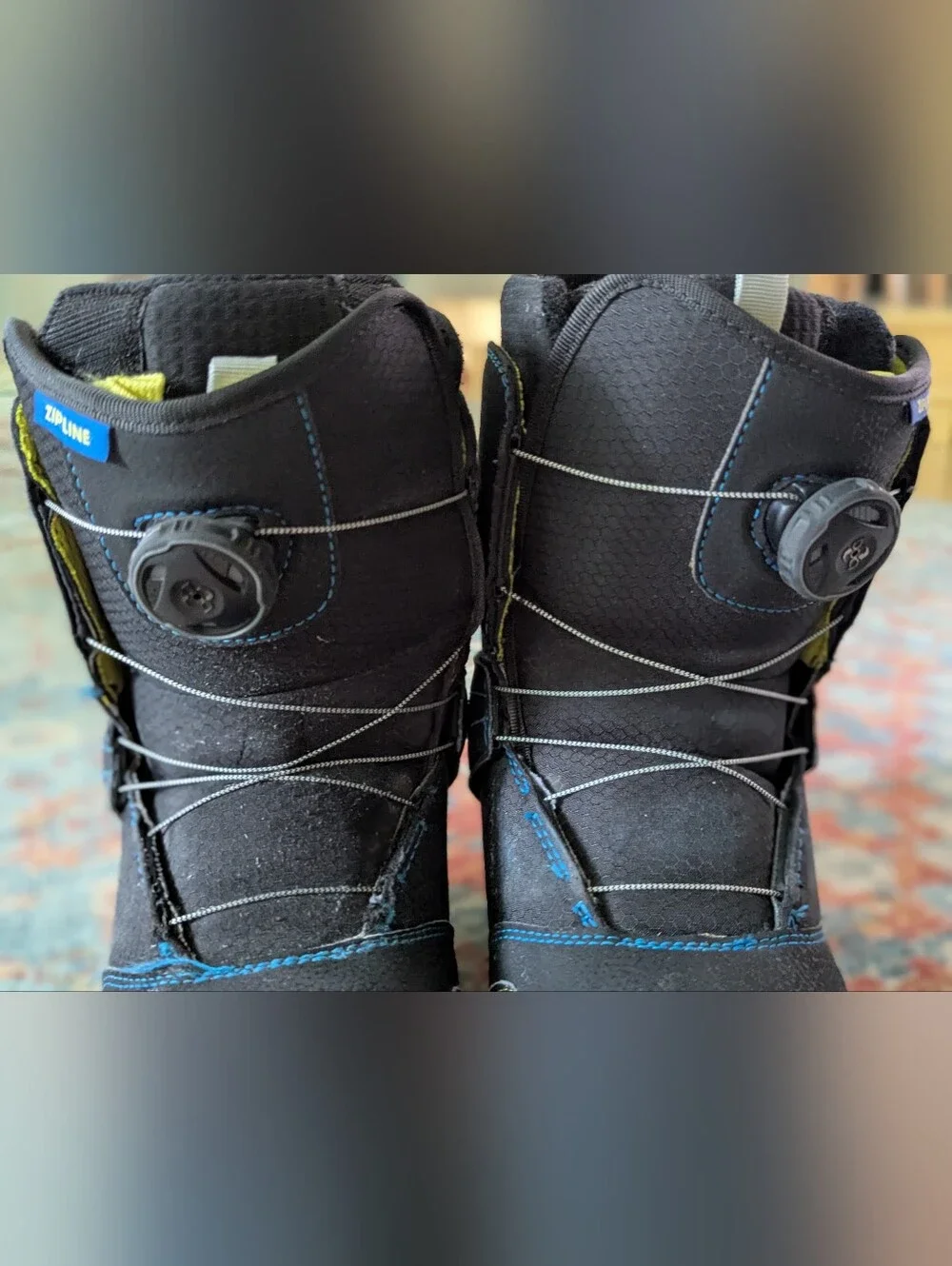 Burton Youth Zipline Boa Snowboard Boots Black Blue Size 5K US 5 Kids Unisex